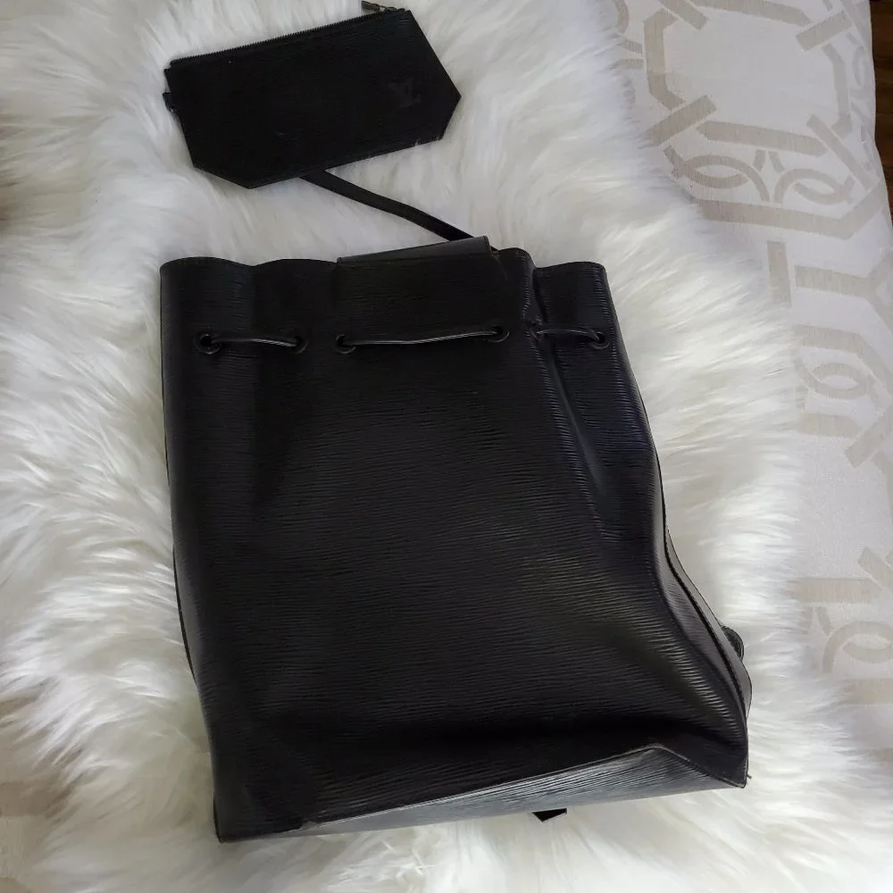 Authentic Louis Vuitton Sac a Dos Drawstring Backpack Epi Leather Black